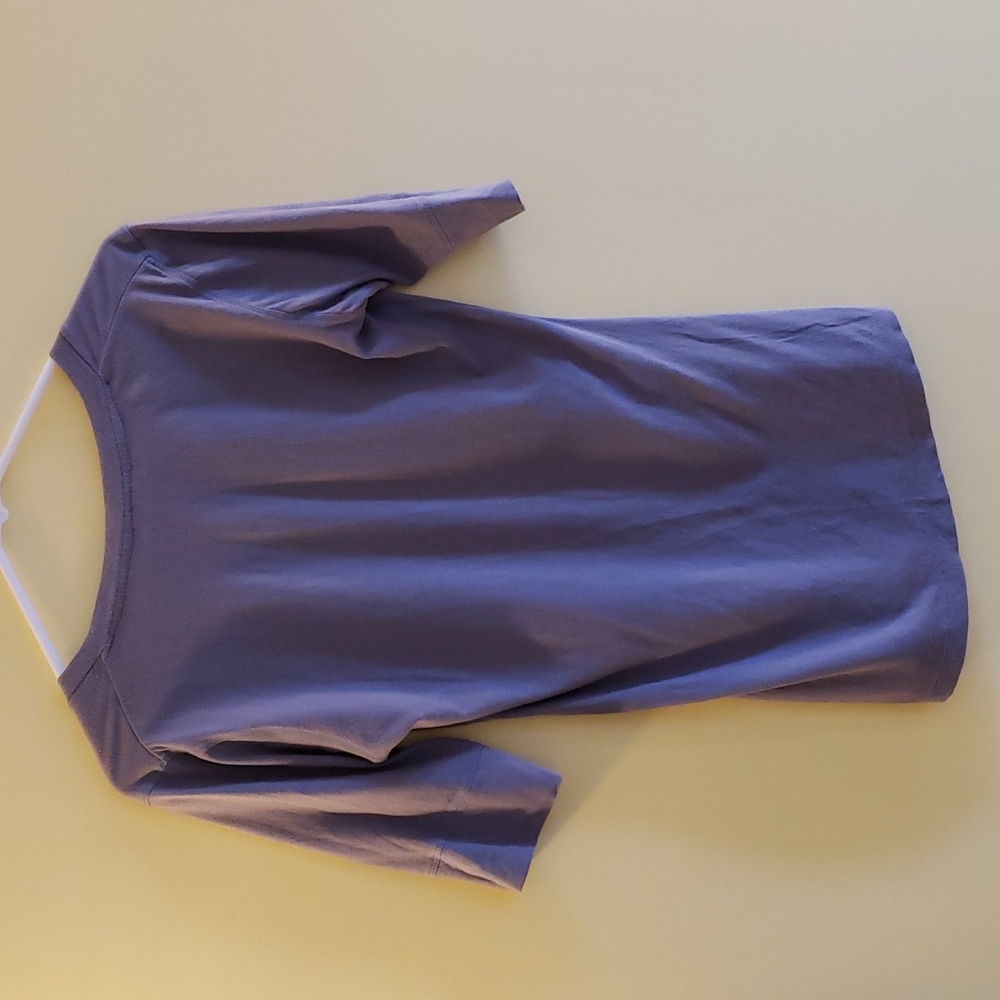 Pure & Simple tee - Picture 5 of 6